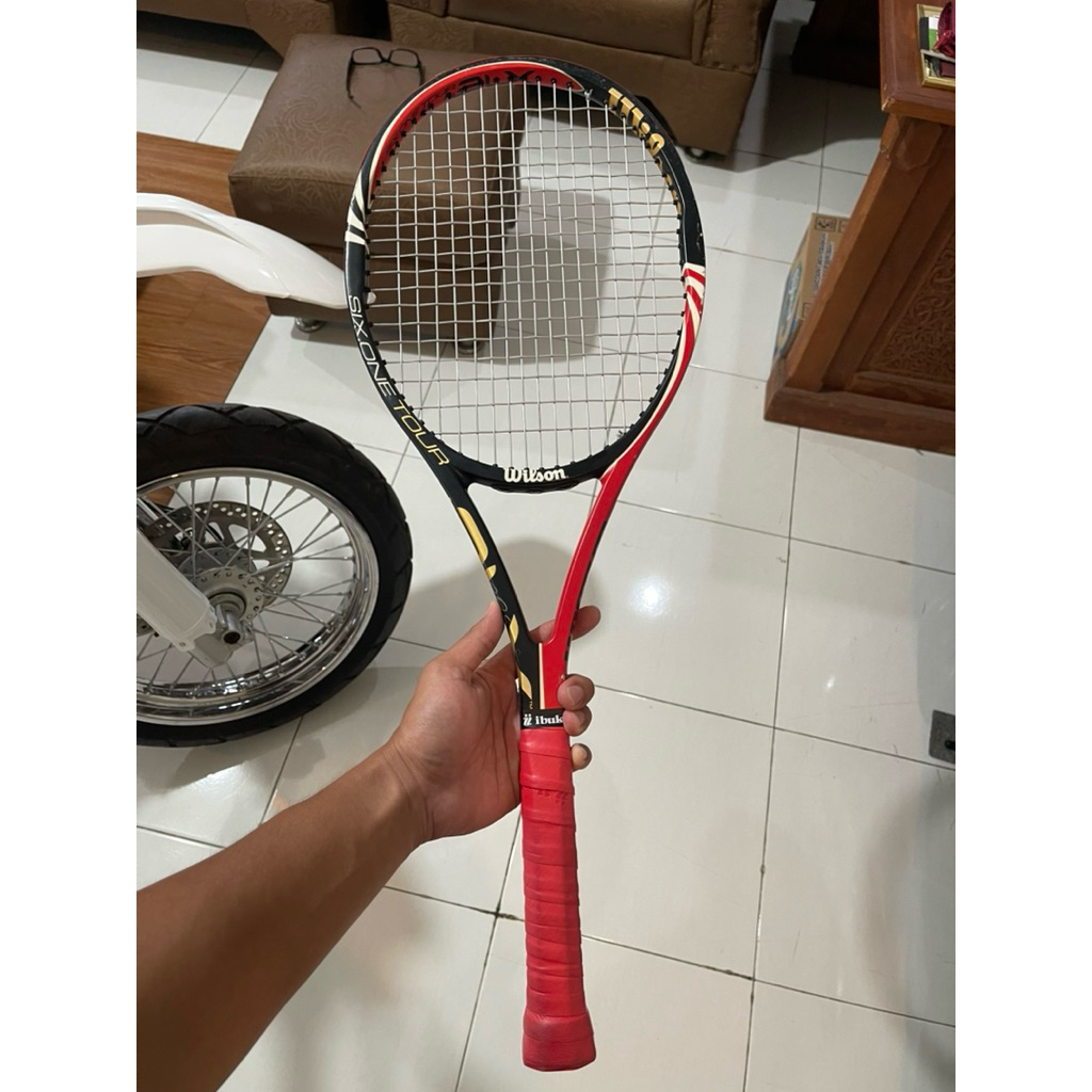 Raket Tenis Wilson Six One Tour