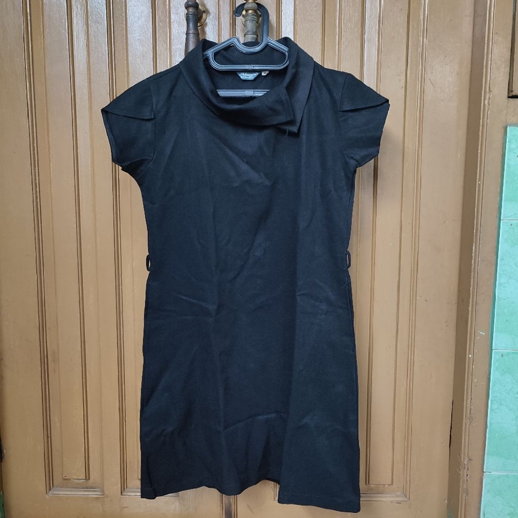 Dress Midi Hitam Polos