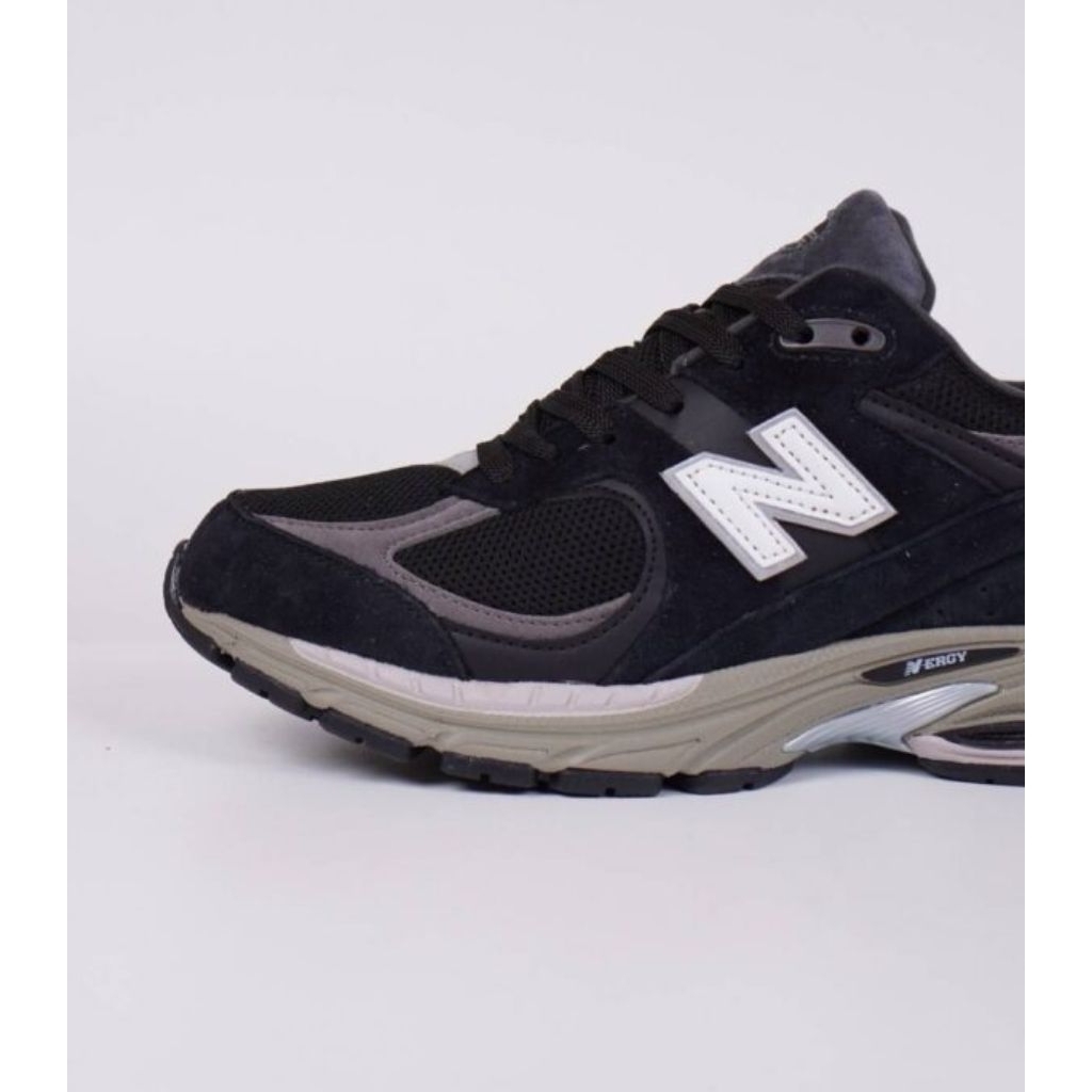 New Balance 2002R Black Grey
