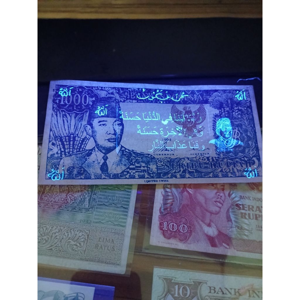 uang 1000 soekarno uka2 souvenir 1964 biru garuda kanan
