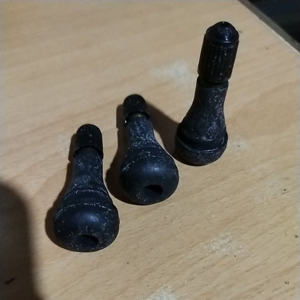 PENTIL TUBLES TUBELESS KARET PANJANG 4.5CM BERKUALITAS ORIGINAL