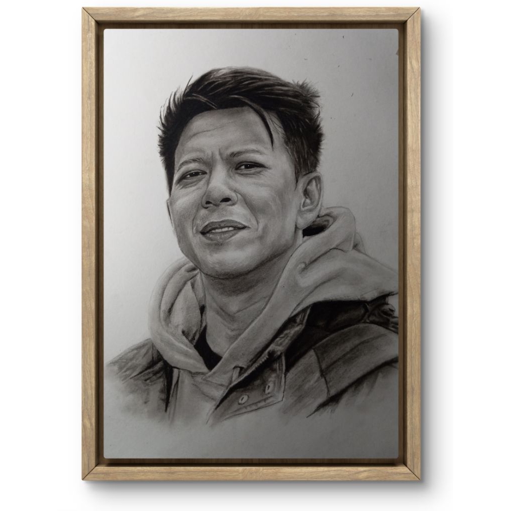 Lukisan wajah hitam putih realis