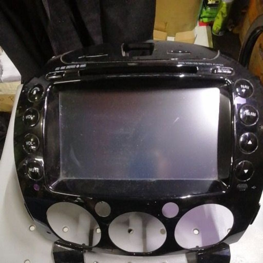 head unit mazda 2 kondisi mati/rusak