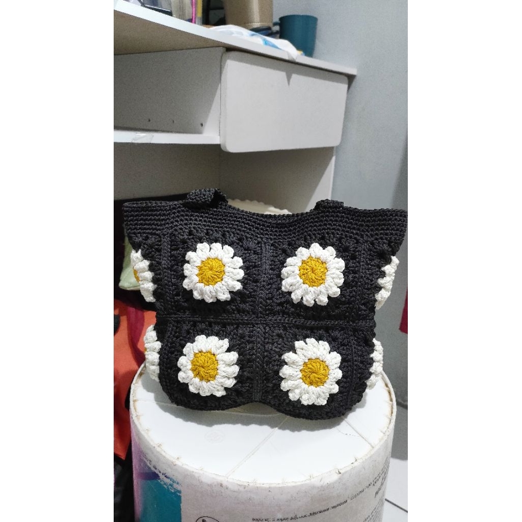 Granny square bunga Daisy purple
