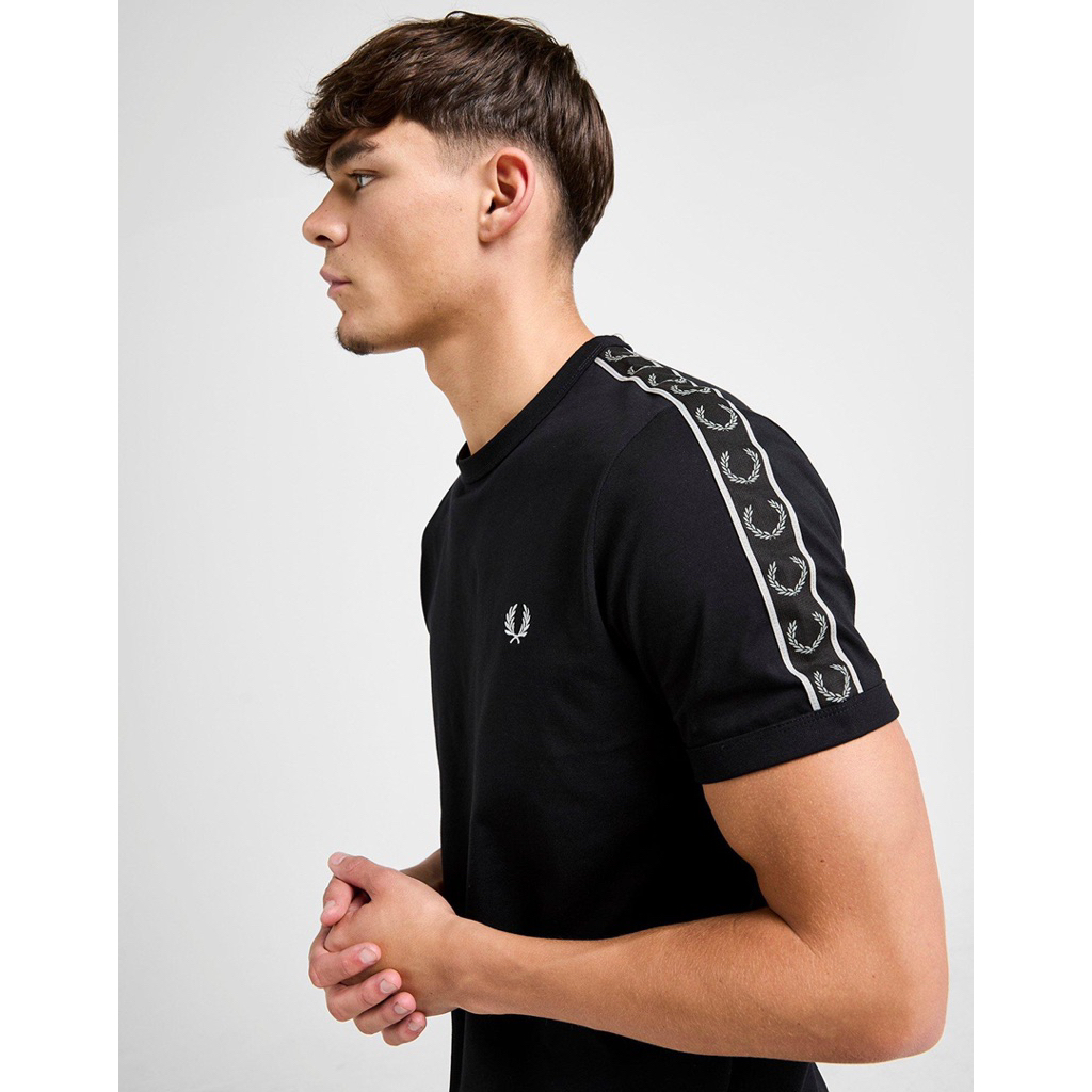 Fred Perry M4613 529 Contrast Ringer Taped Tshirt In Black