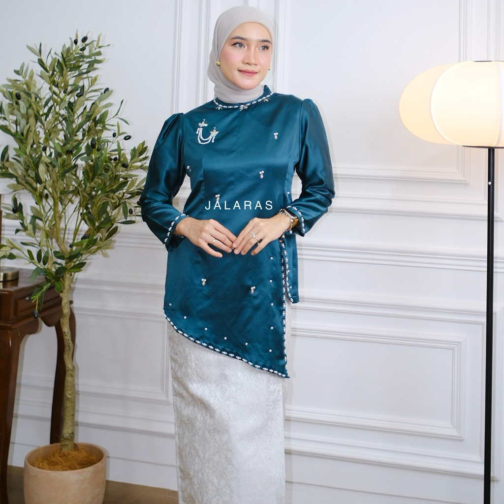 Jinara One Set Baju Kurung Melayu Satin Setelan Rok Satin dan Rok Songket