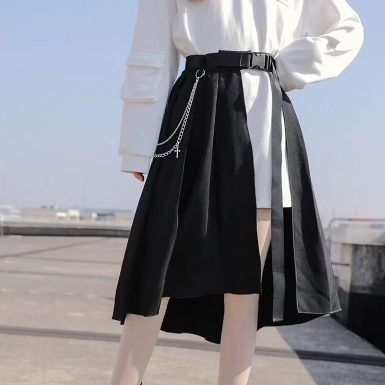 [READY] Rok Hitam Midi Wanita Jepang Gothic Style | Rok Belahan Depan Aksen Rantai & Belt Streetwear