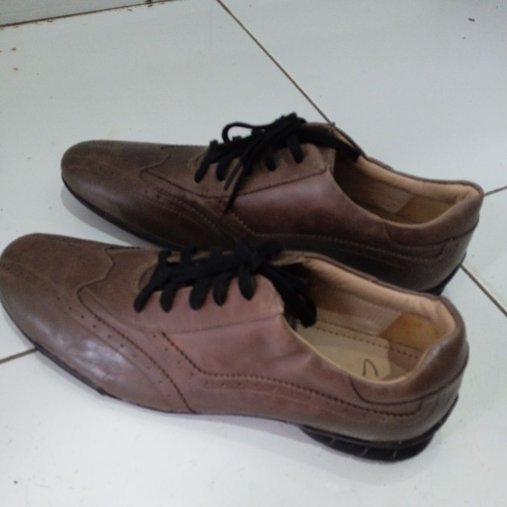 sepatu kulit clarks original second size 41-42slip-on