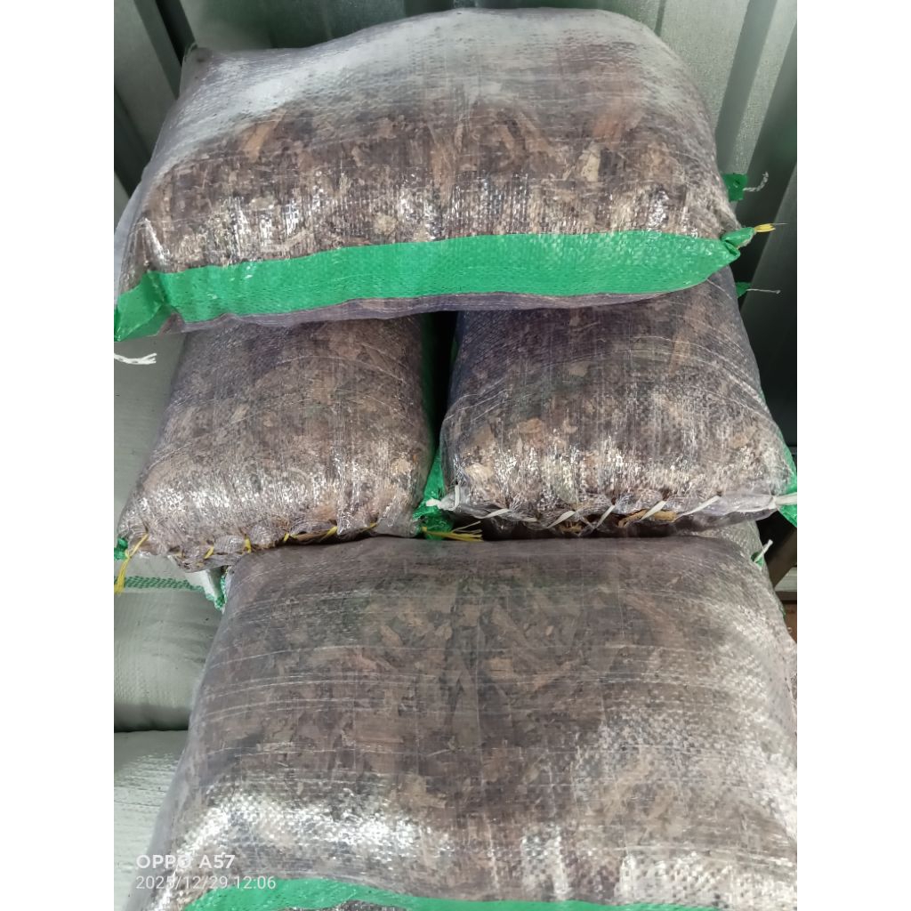 HUMUS BAMBU FERMENTASI /KARUNG UKURAN KARUNG 5KG SUDAH HALUS TERFERMENTASI SIAP PAKAI BERAT PRODUK 3