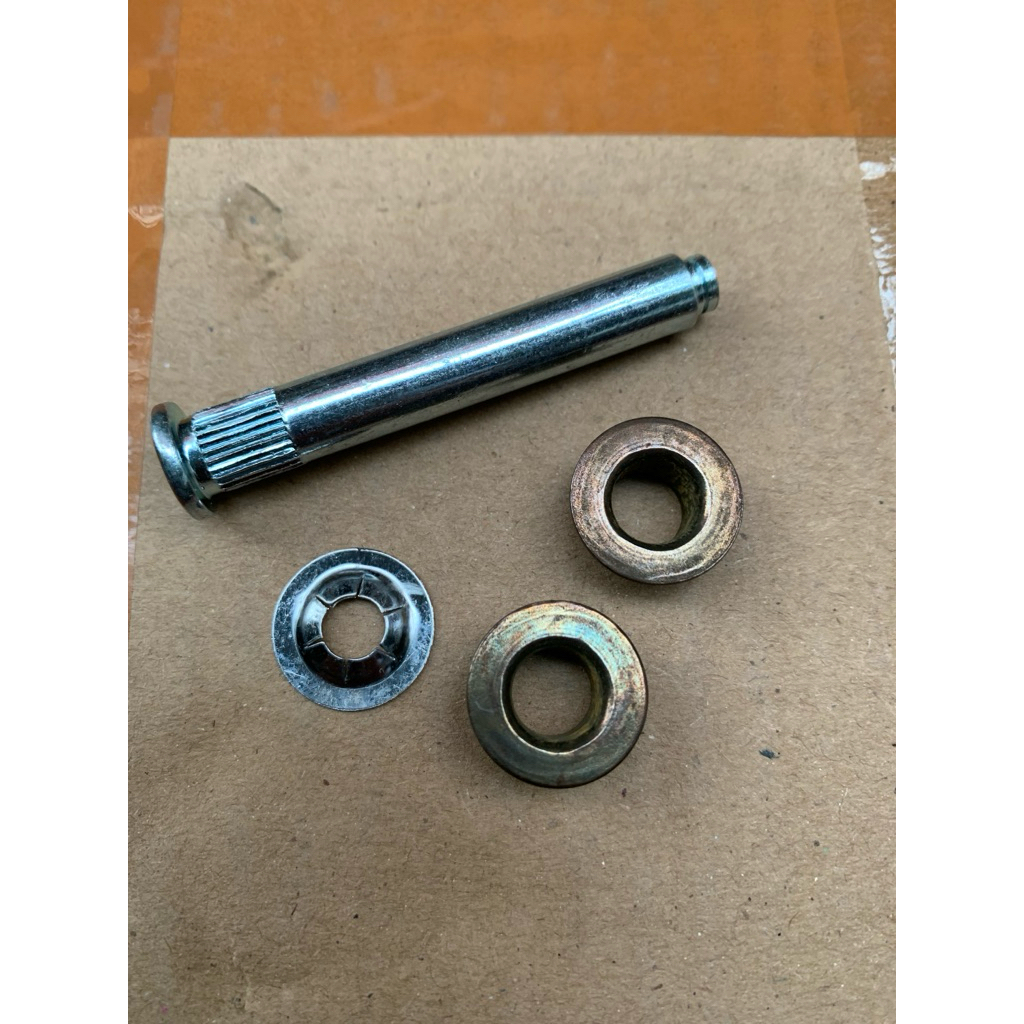 PEN AS ENGSEL PINTU DEPAN PLUS RING DAN BUSHING MOBIL SUZUKI FUTURA,T120SS