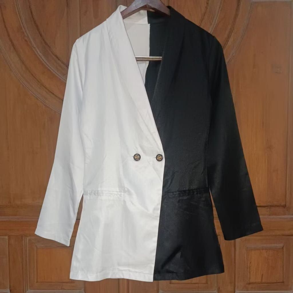 PRELOVED Blazer Unik Slimfit Daily Wanita Two Tone Hitam Putih LD 88