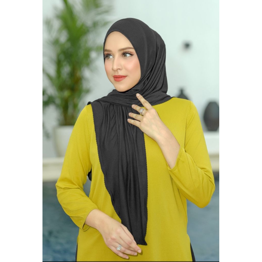 Buttonscarves Everyday Jersey Slip On Jet Black