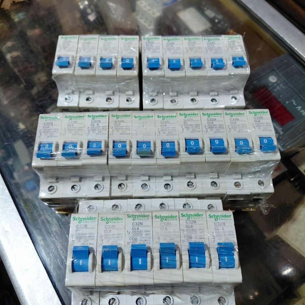 Mcb Schneider C32N 1Phase PLN 16 A  6 A /mcb schneider 16A 6A PLN biru