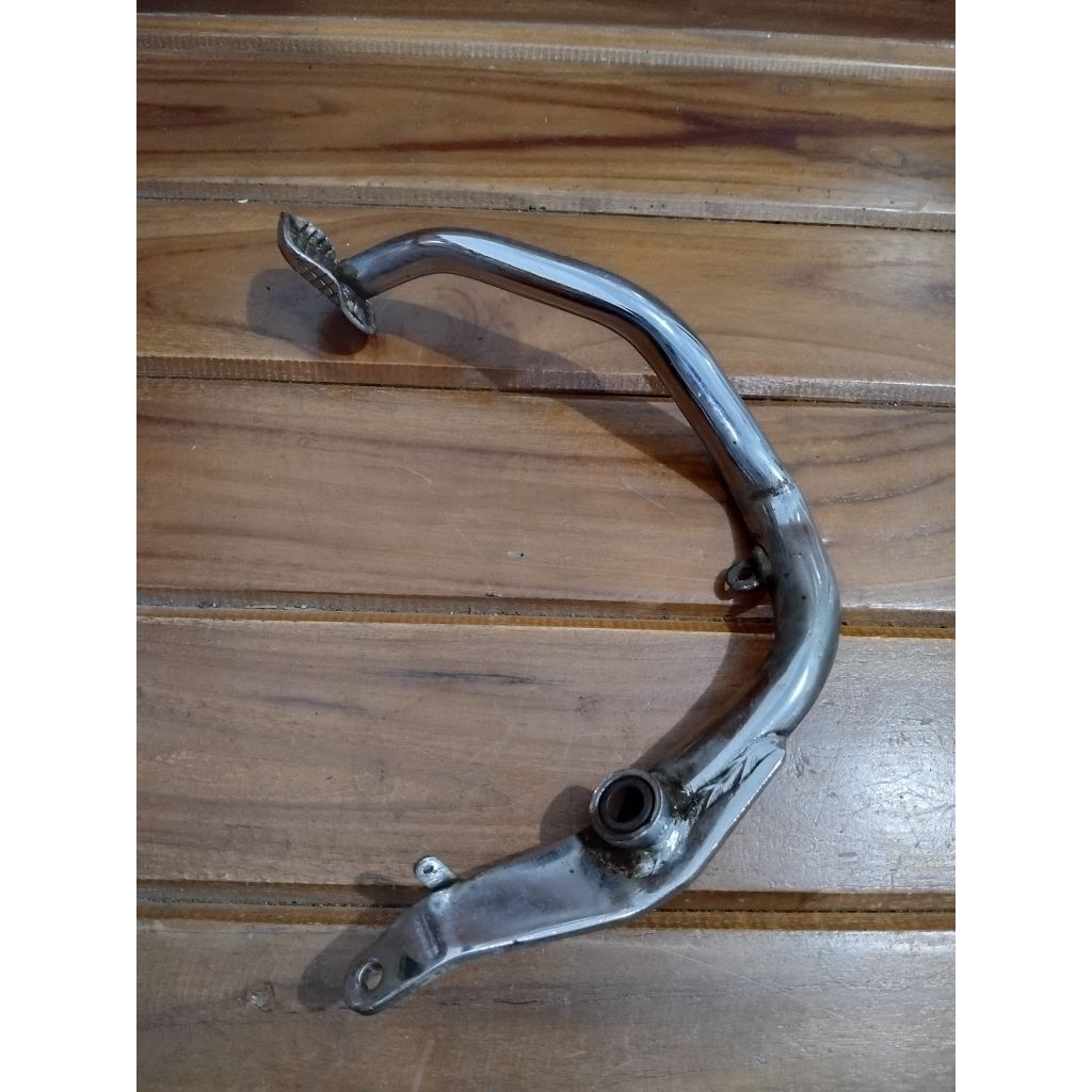 pedal rem/tuas pijakan kaki rem belakang suzuki thunder 125 original copotan