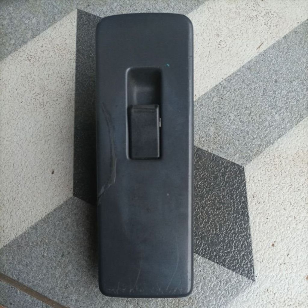 Switch saklar power window kiri depan mazda 626 Capella