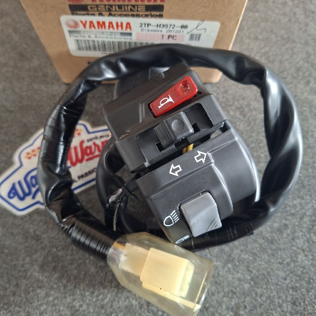 Holder saklar kiri Vixion NVA advance | 2TP-H3972-00