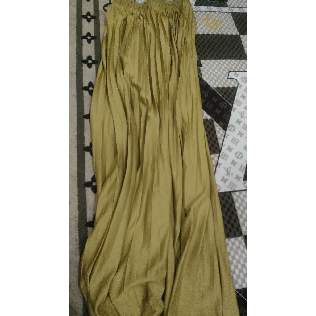 preloved rok plisket