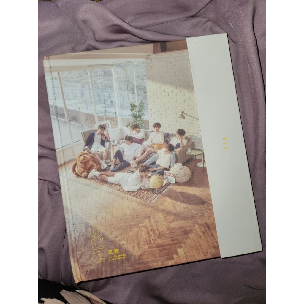 PHOTOBOOK BTS EXHIBITION 24/7=SERENDIPITY 2018