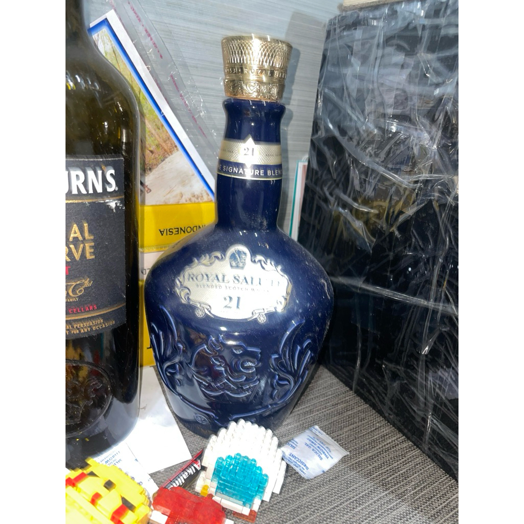 botol kosong royal salute minuman biru with box