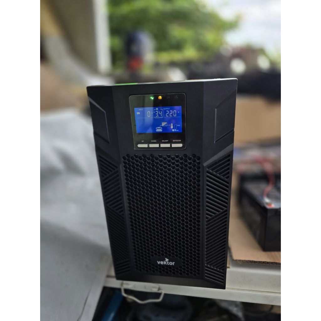 UPS 3000VA  PURE SINE WAVE