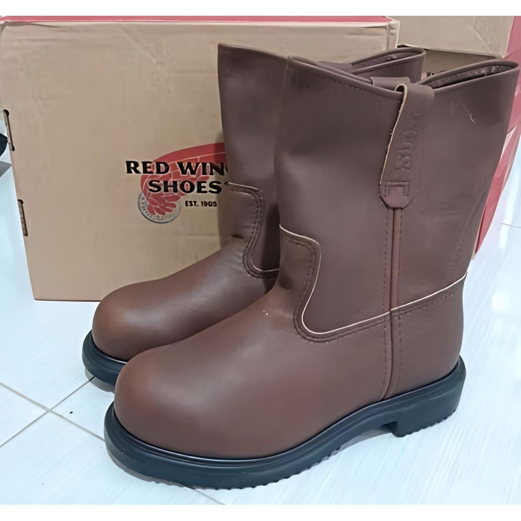 sepatu safety merk Redwing 8241