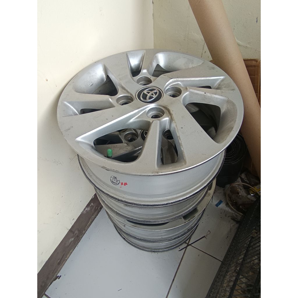 velg OEM Veloz R15 ORI Avanza Veloz