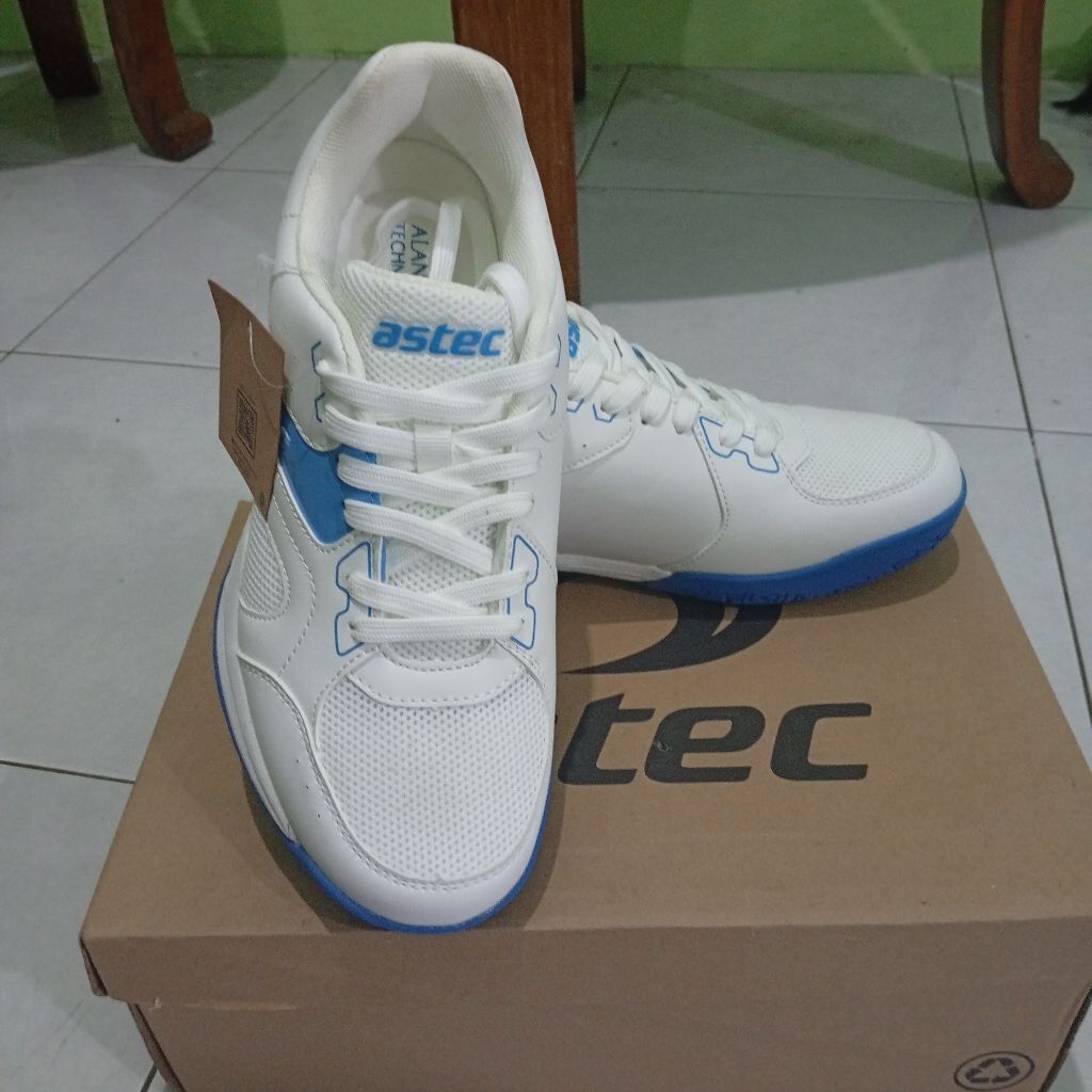sepatu astec lynx badminton putih original BNIB