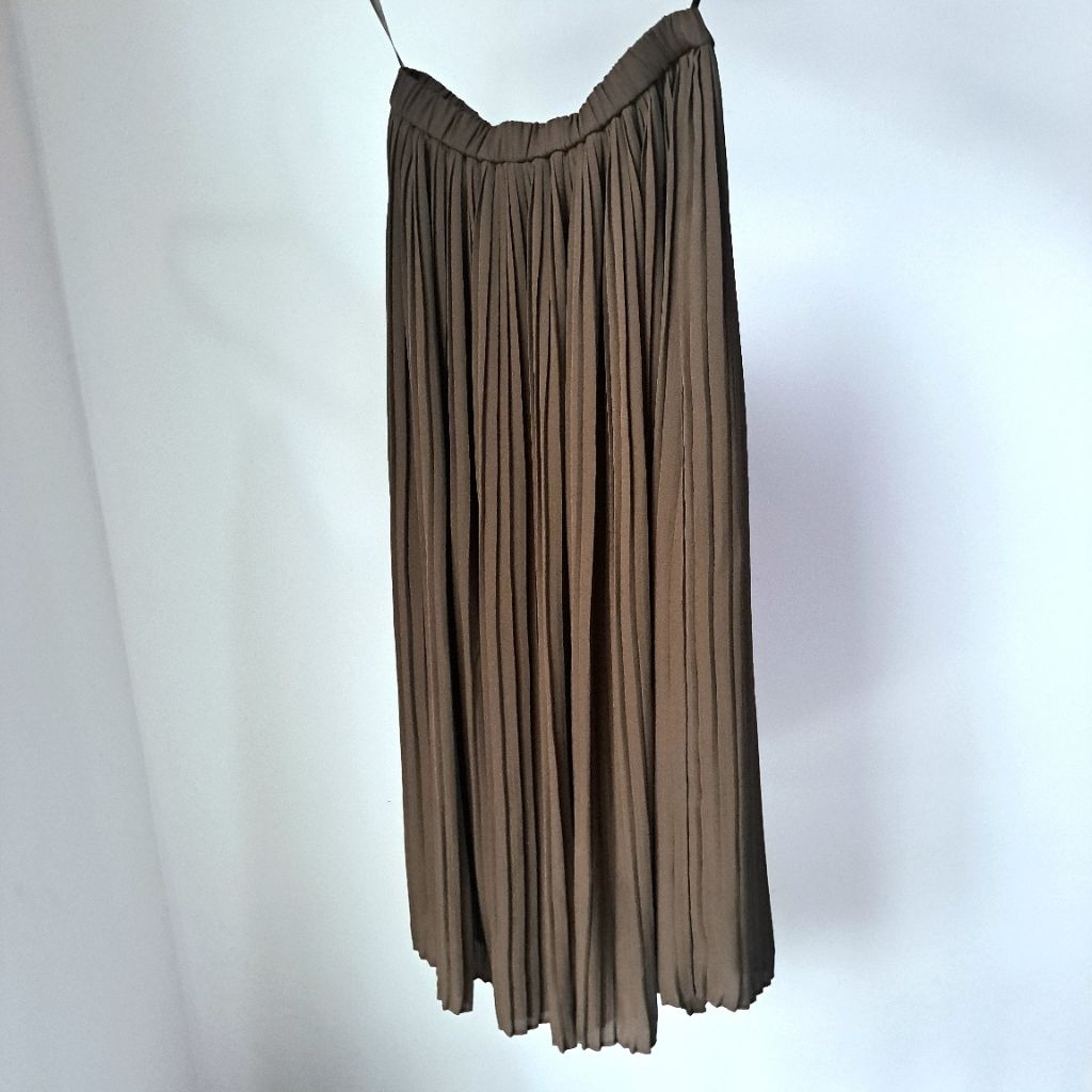 preloved olive army pleated skirt uniqlo plisket