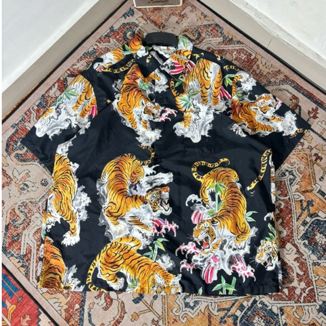 KEMEJA PENDEK FASHION MOTIF HARIMAU