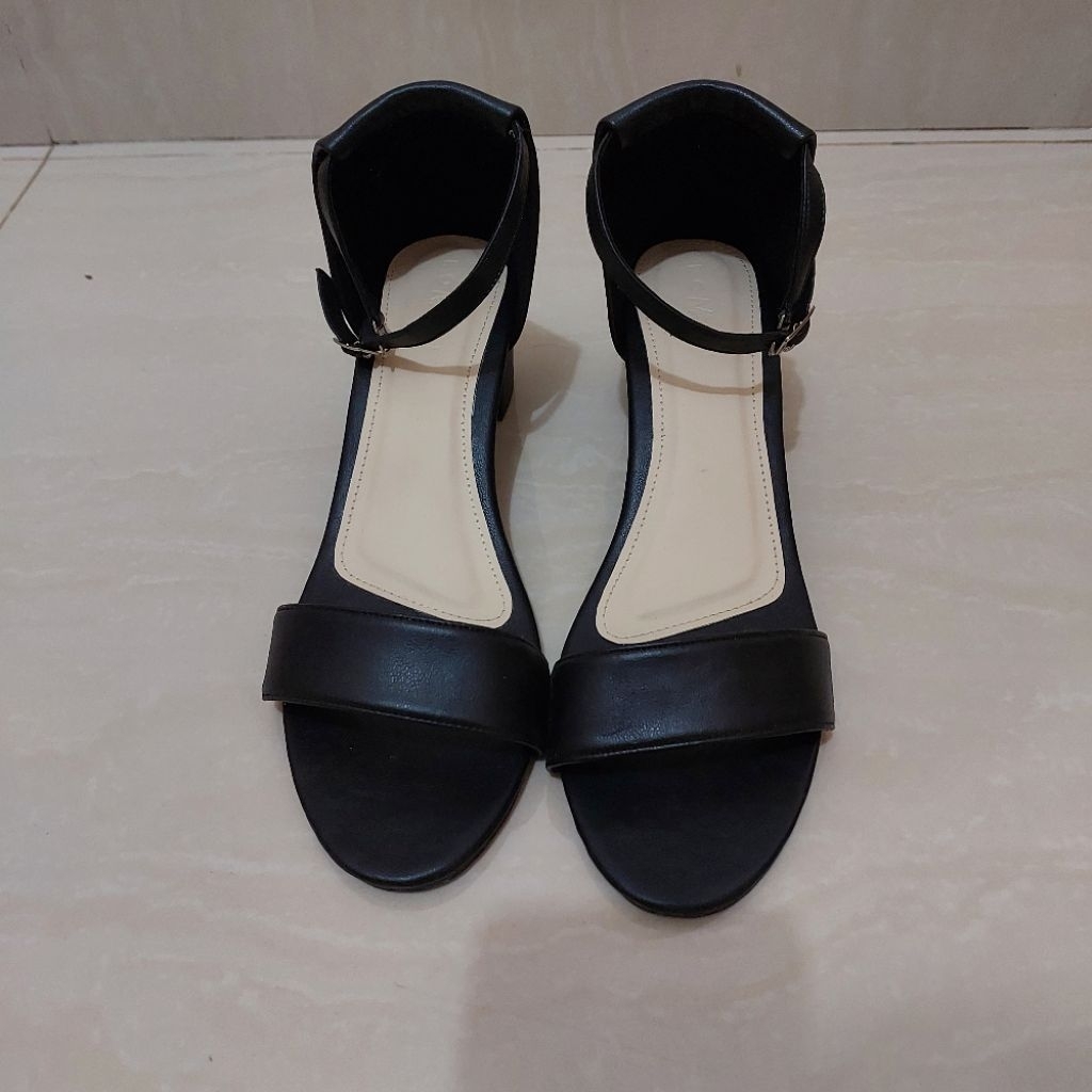 Sepatu Wanita Heels Hitam Size 40 Preloved