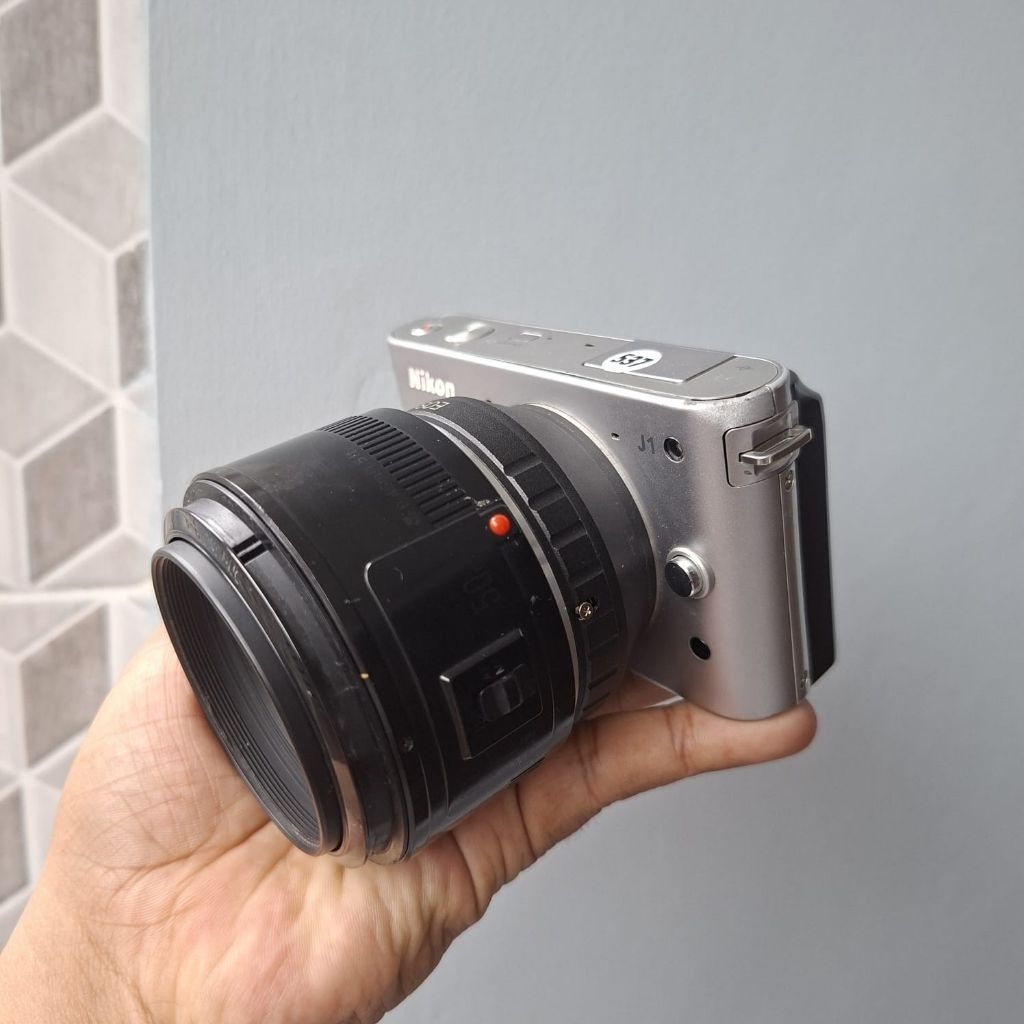 Nikon J1 miriroless nikon j1 paket bokeh lensa fix 50mm
