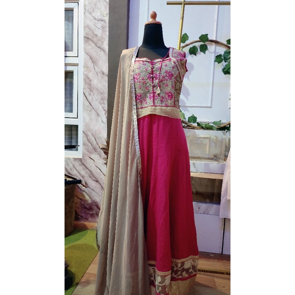 etalase abaya India/kurti/sari india