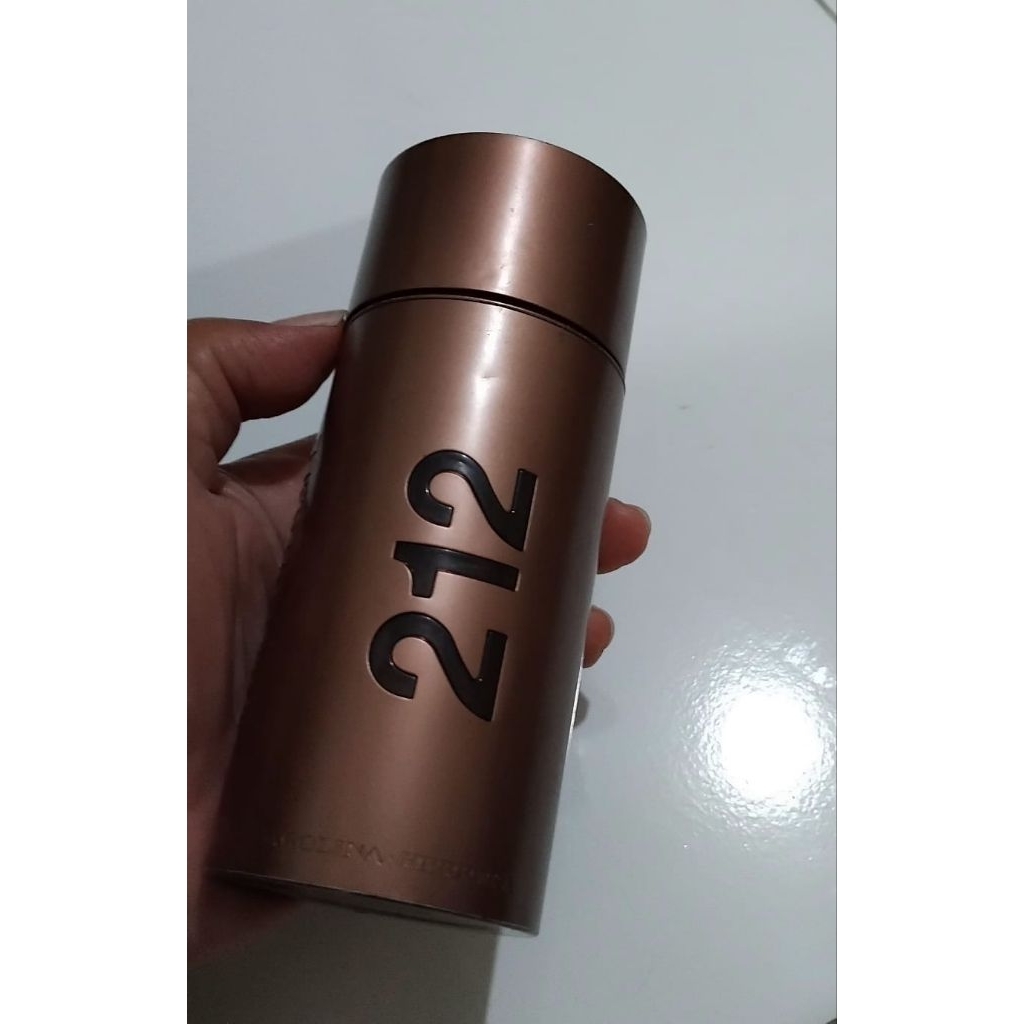 Botol Kosong Ori Parfum Carolina Herrera 212 Sexy Men 100 ML Tester Minus Pada Kaleng Tanpa Box