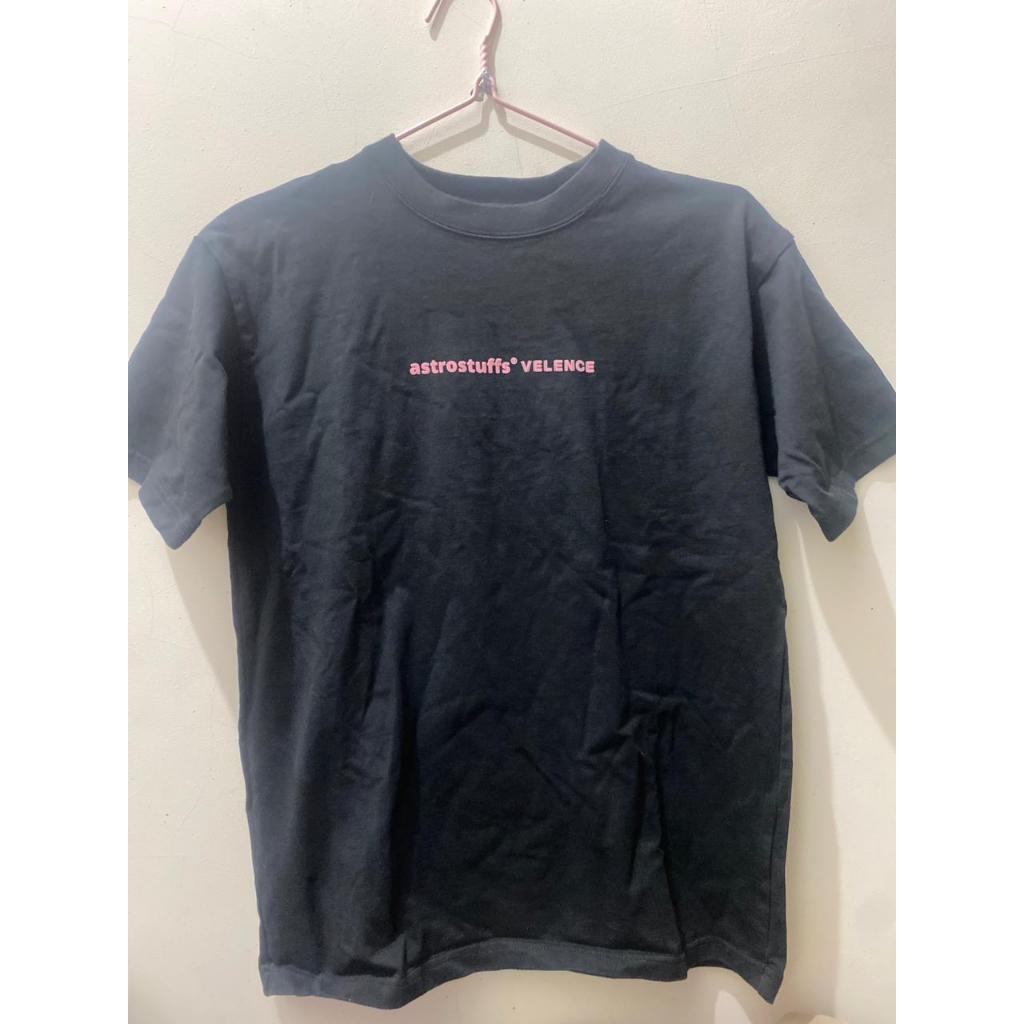 top atasan kaos band skena hitam pink black blackpink astro stuff stuffs astrostuff astrostuffs x ve