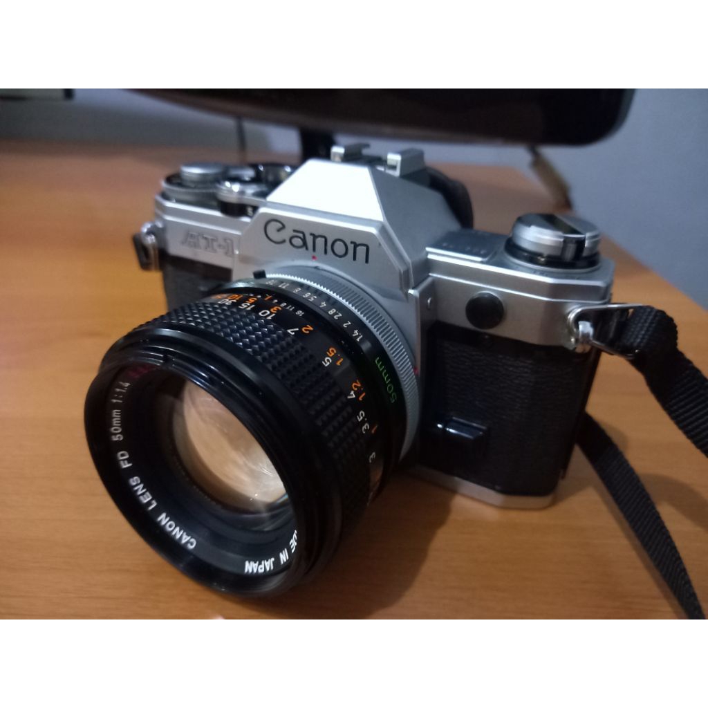 Kamera Film Jadul Canon AT-1 + Lensa Canon FD 50mm f1.4 SSC