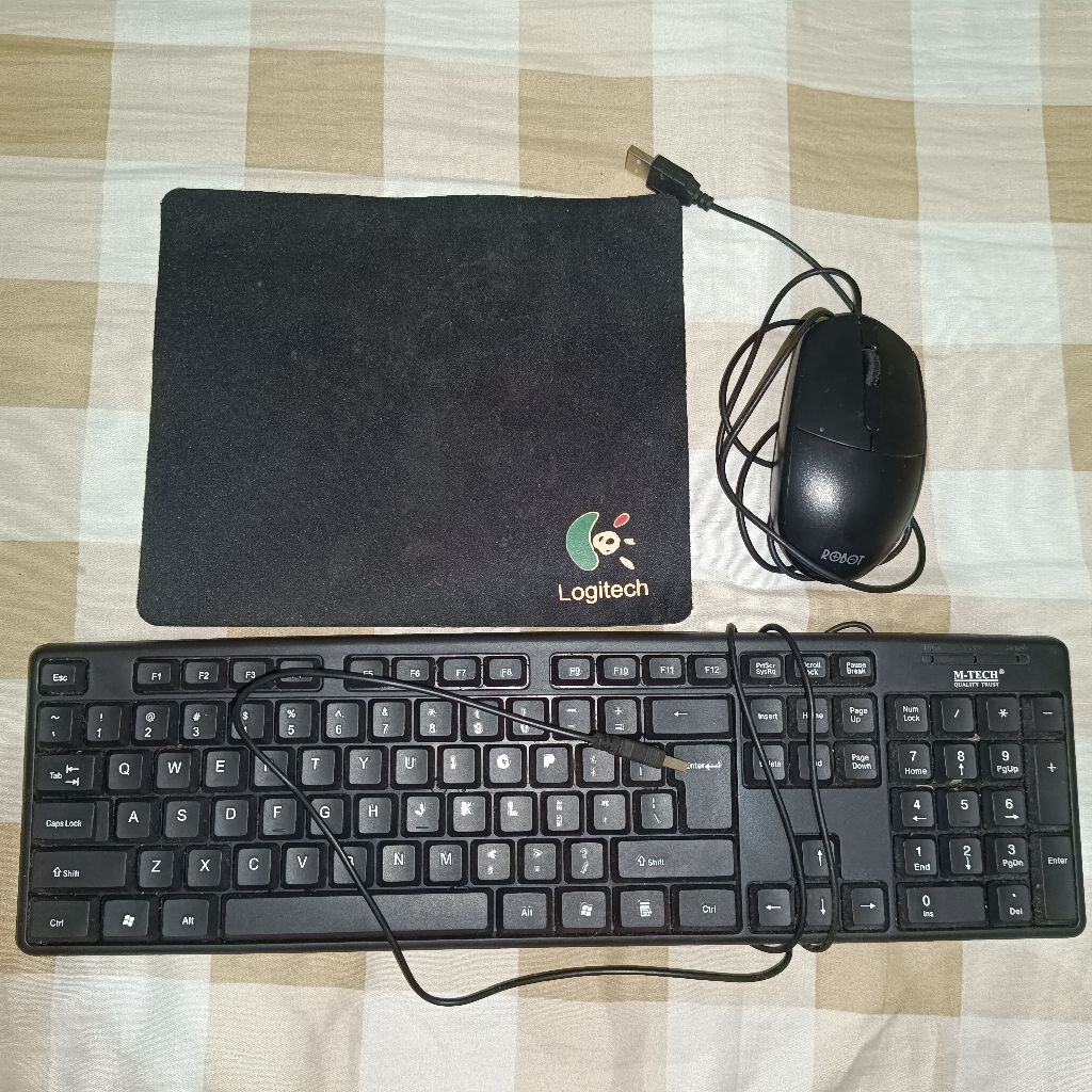 [ PRELOVED ] KEYBOARD M-TECH | MOUSE ROBOT | MOUSE PAD LOGITECH | SET KEYBOARD MOUSE & MOUSE PAD