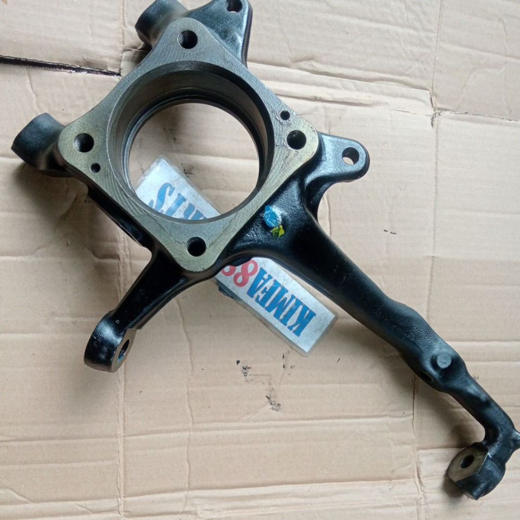 Knuckle Depan Fortuner Hilux taun 2013-2015 kanan sensor abs