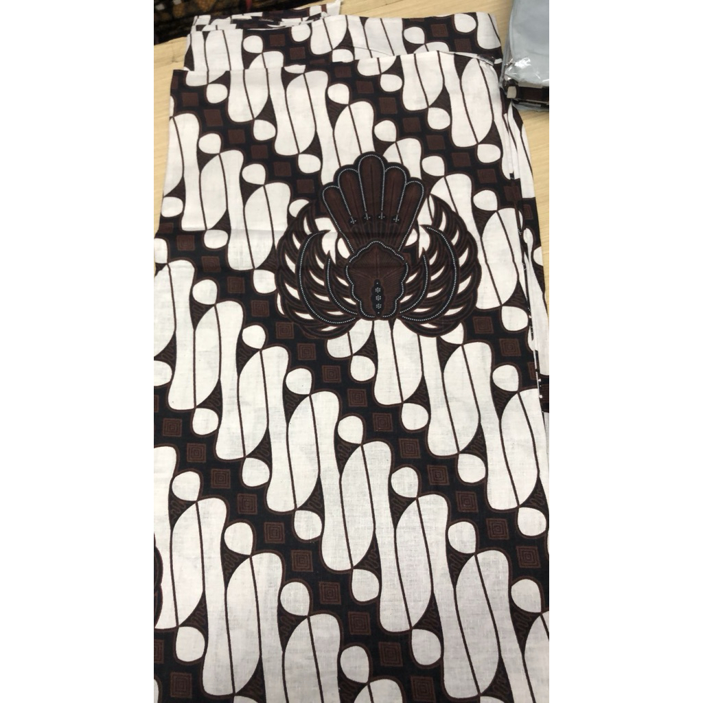 Kain batik laweyan parang putih garuda