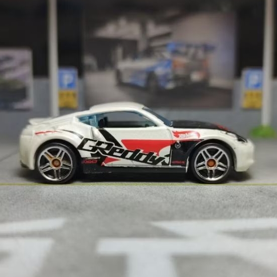 hotwheels nissan 370z greddy putih