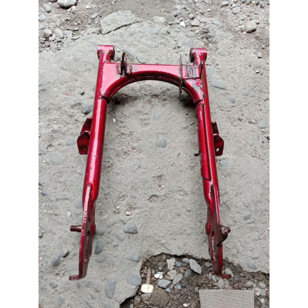 Swing arm cb100/gl100 original nos asli merah
