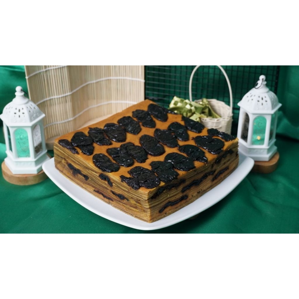 Kue Lapis Legit Prunes 20x20 Lapisan Lembut, Selai Plum Manis, Harum Gurih