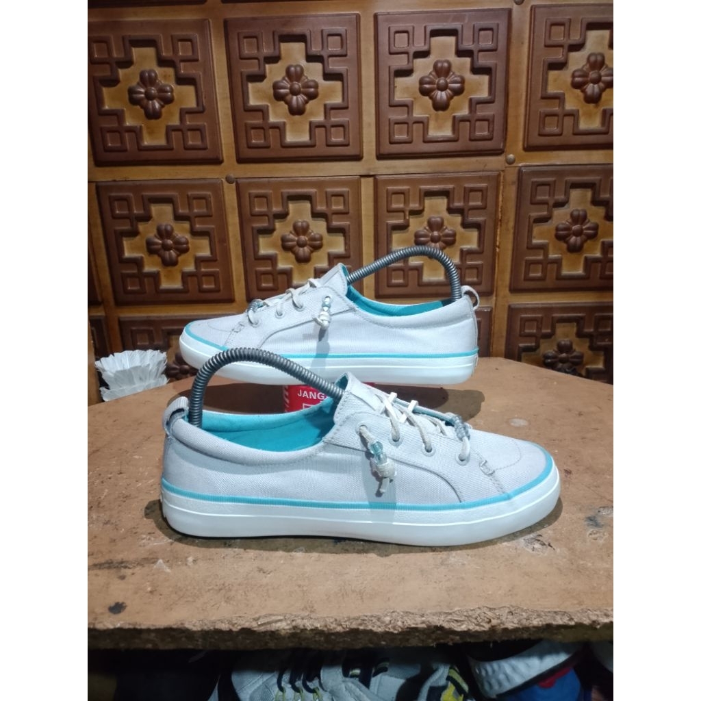 sepatu second sperry size 39