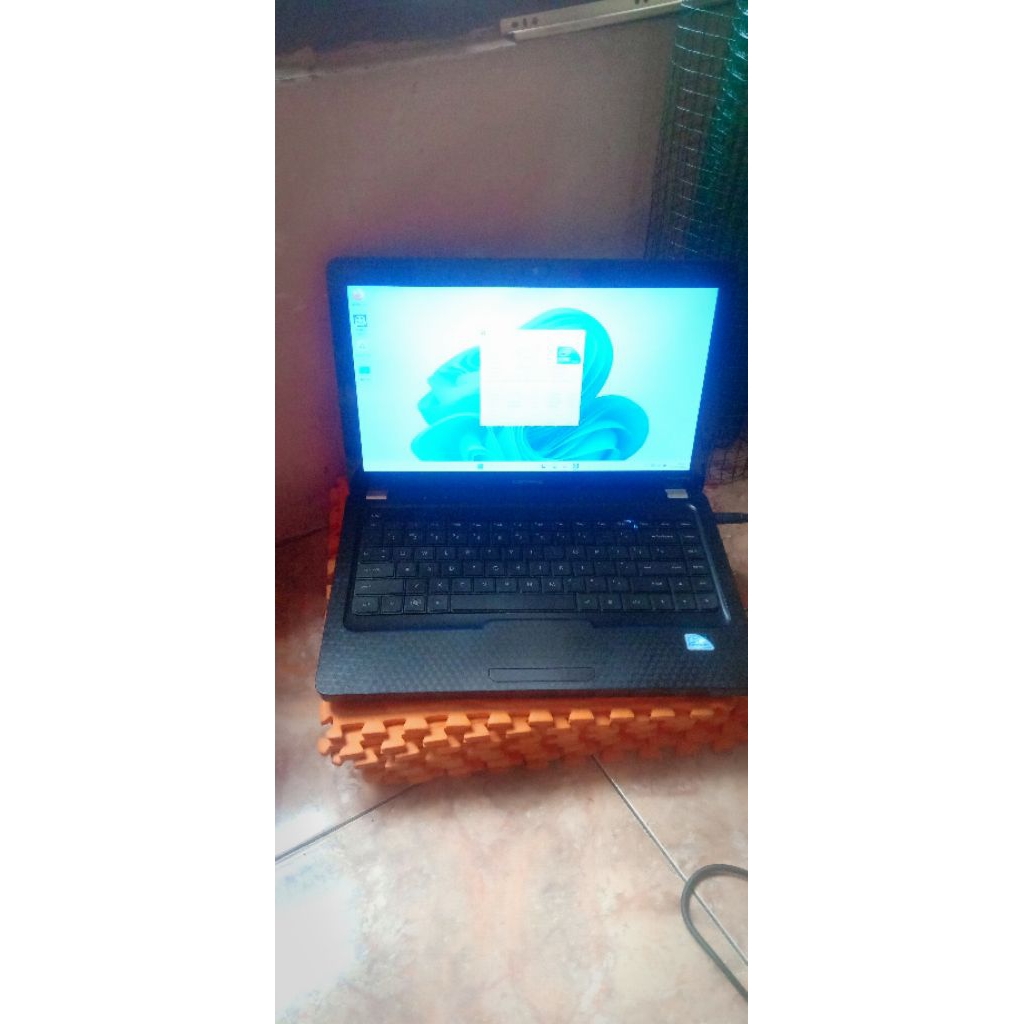 Laptop Compaq CQ42 presario Intel core i3 380M SSD 120gb ram 4gb baterai boros 1jt