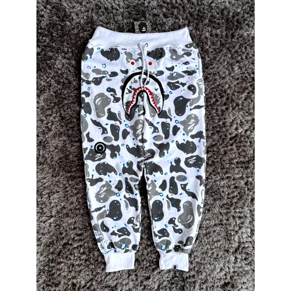 CELANA PANJANG BAPE WHITE CMO