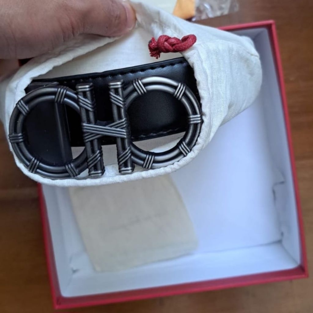 Salvator* Ferragamo Belt in Black Grade B