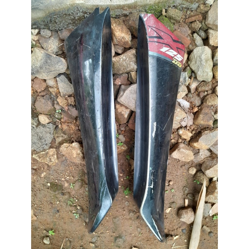 Sayap luar supra x 125 old karbu original