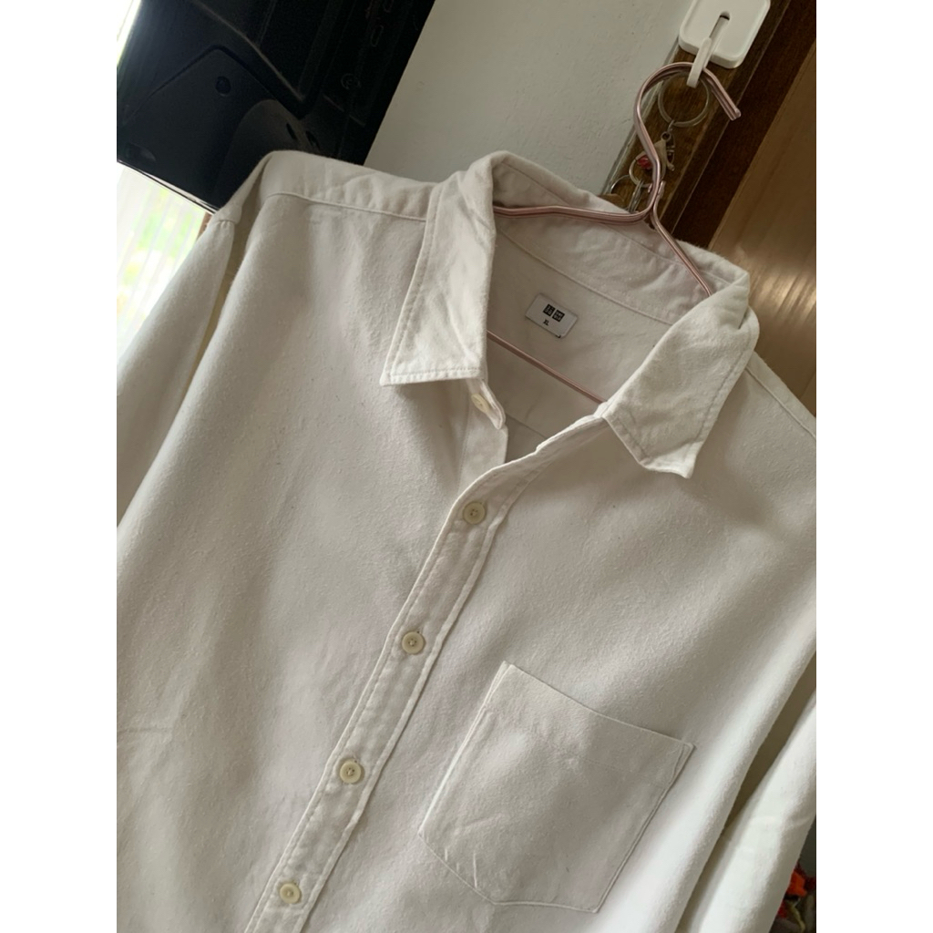 kemeja Flannel Uniqlo Putih Broken White size XL