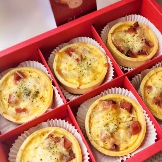 hampers imlek premium pork luncheon Quiche