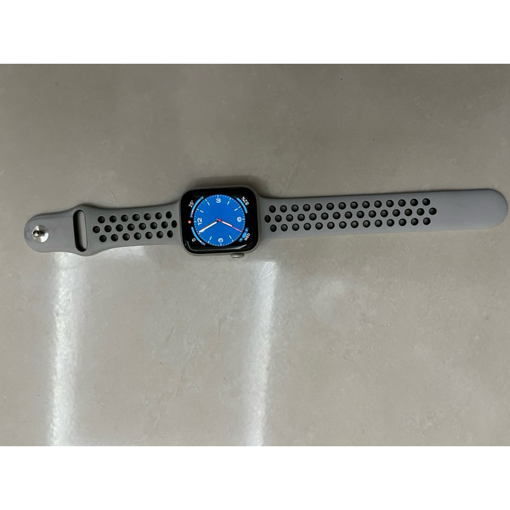 Preloved iWatch Series 4 Nike Edition 44mm