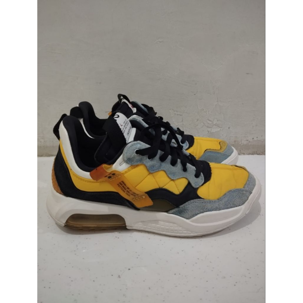 SEPATU BASKET SNEAKERS NIKE JORDAN MA2 SIZE 45 BEKAS PRELOVED